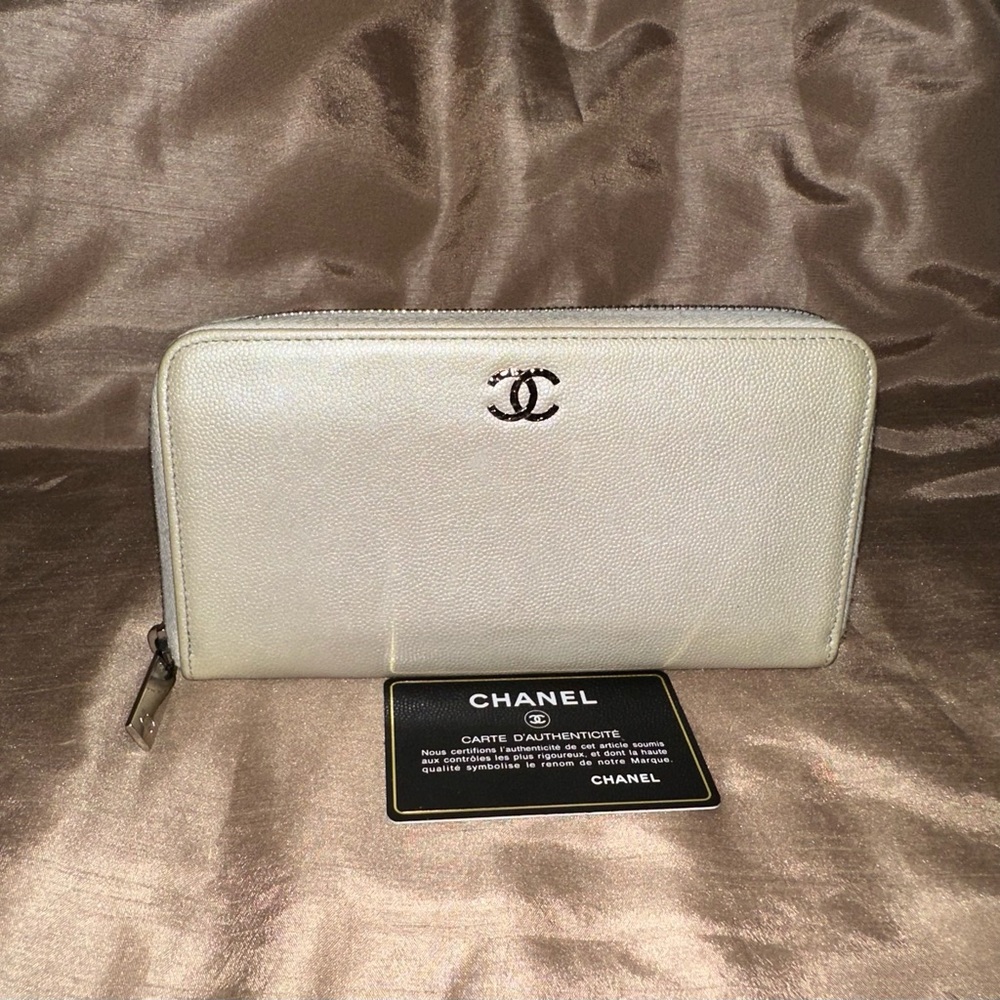 ❌SOLD❌Chanel Zip Wallet